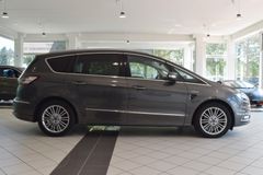 FORD S-MAX Vignale 2.0 TDCi~Allrad~Automatik~AHK~LED
