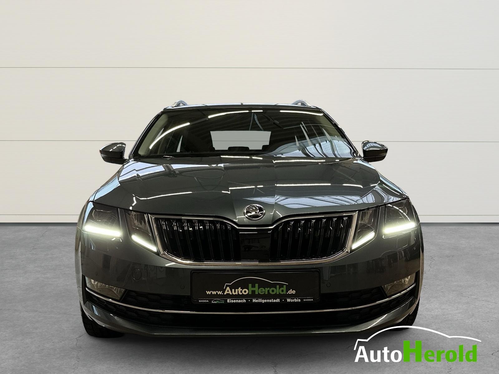 Skoda Octavia Combi Style AHK  LightAssist SmartLink