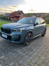 BMW iX1 xDrive30 - Pano AHK  M-Paket Vollausst. - BMW iX1 von privat
