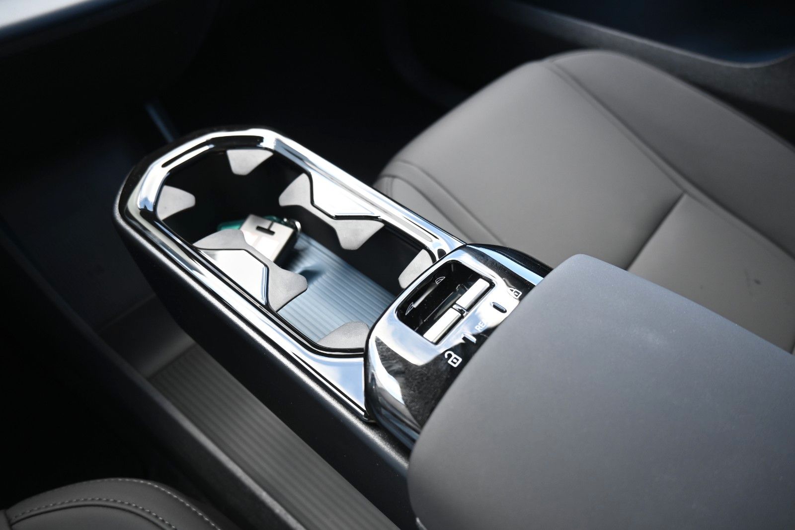 Fahrzeugabbildung Volvo EX30 CC Twin Motor Performance AWD Ultra*ACC