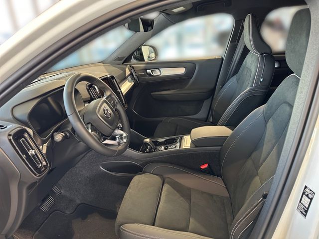 Volvo XC40 Plus Black Edition 2WD*360°*Licht-P*