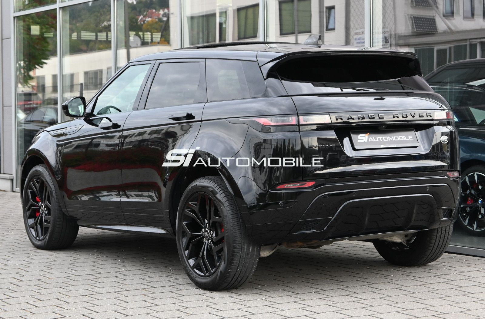 Fahrzeugabbildung Land Rover Range Rover Evoque D200 R-DYNAMIC SE AWD °BLACK°