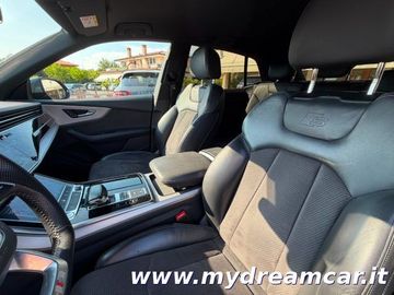 Audi Q8 - 9