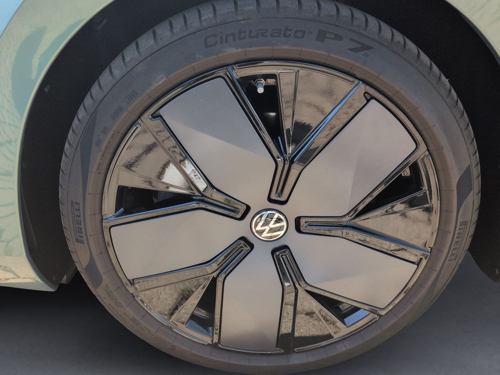Passat 2.0 TDI DSG 4M R-Line MATRIX+AHK+HEADUP