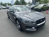 Jaguar XE R-Sport AWD - graue Jaguar XE