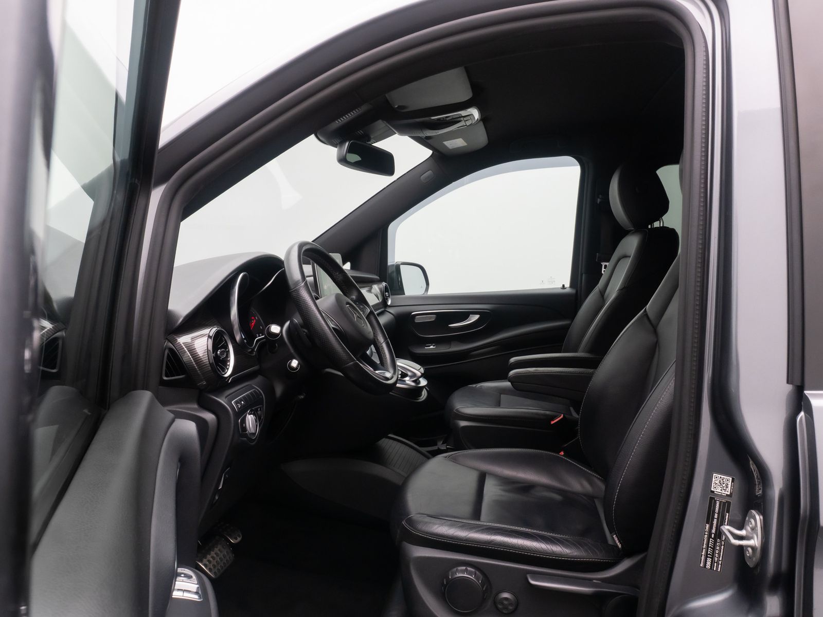 Fahrzeugabbildung Mercedes-Benz V 250 ACC Kamera Burmester AHK TischPaket 19Zoll