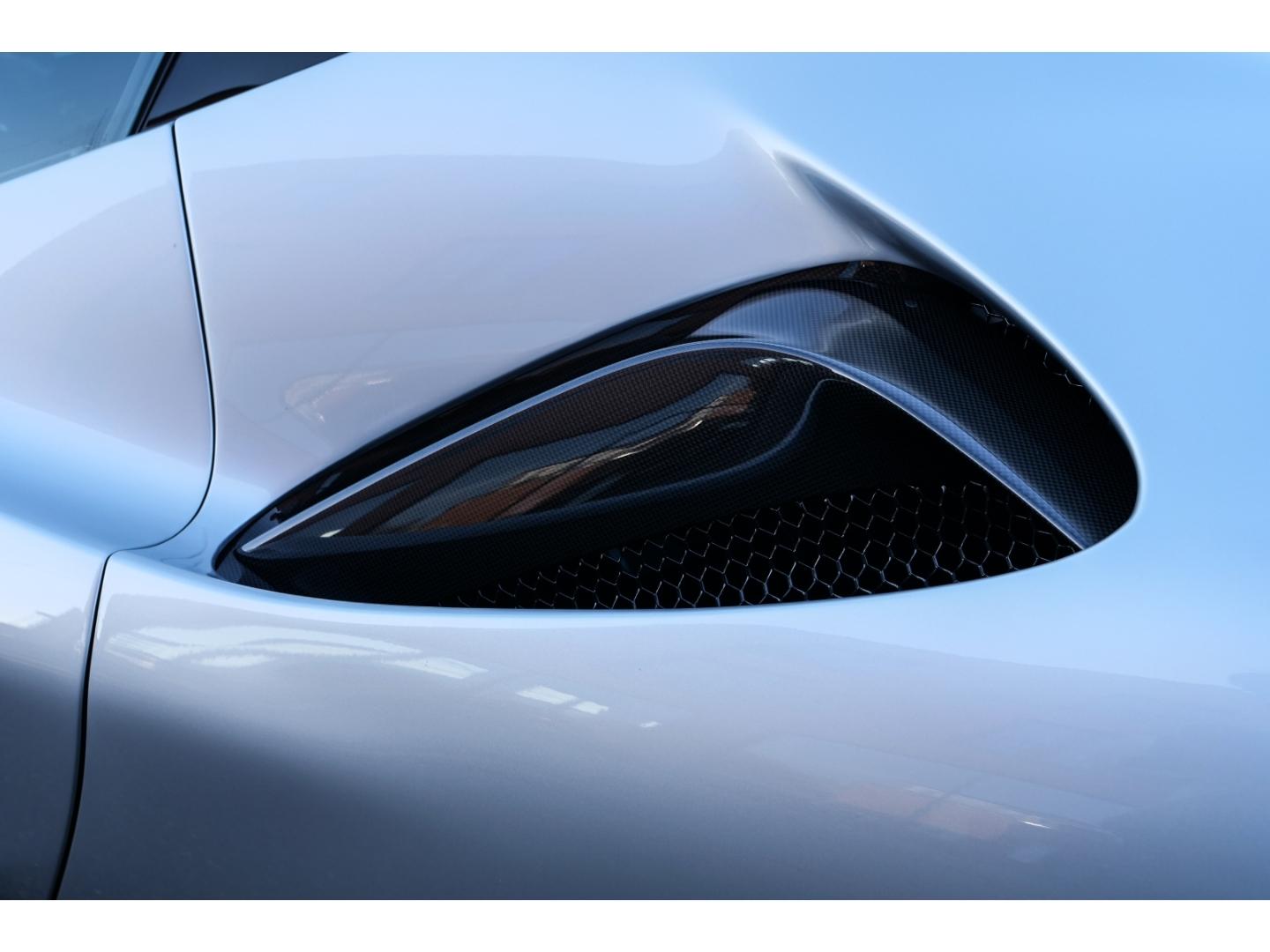 Ferrari SF90 Stradale *Carbon-Felge*Racingsitze*Assetto-