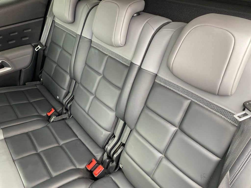 Fahrzeugabbildung Citroën C5 Aircross Hybrid 225 Automatik SHINE PACK