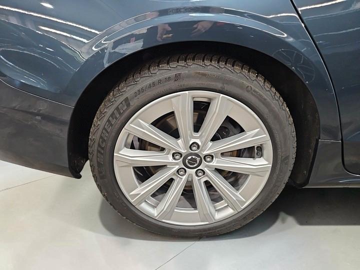 Volvo V60 Core Recharge Plug-In Hybrid AWD*AHK*MOD 26*, миниатюра 7