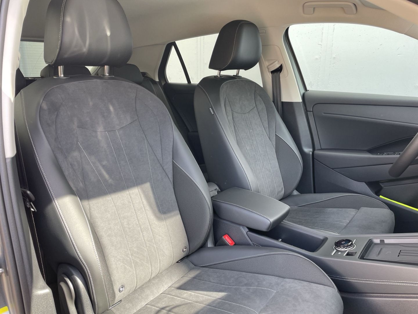 T-Roc Style 1.5 eTSI DSG AHK/Navi/Kamera/Keyless