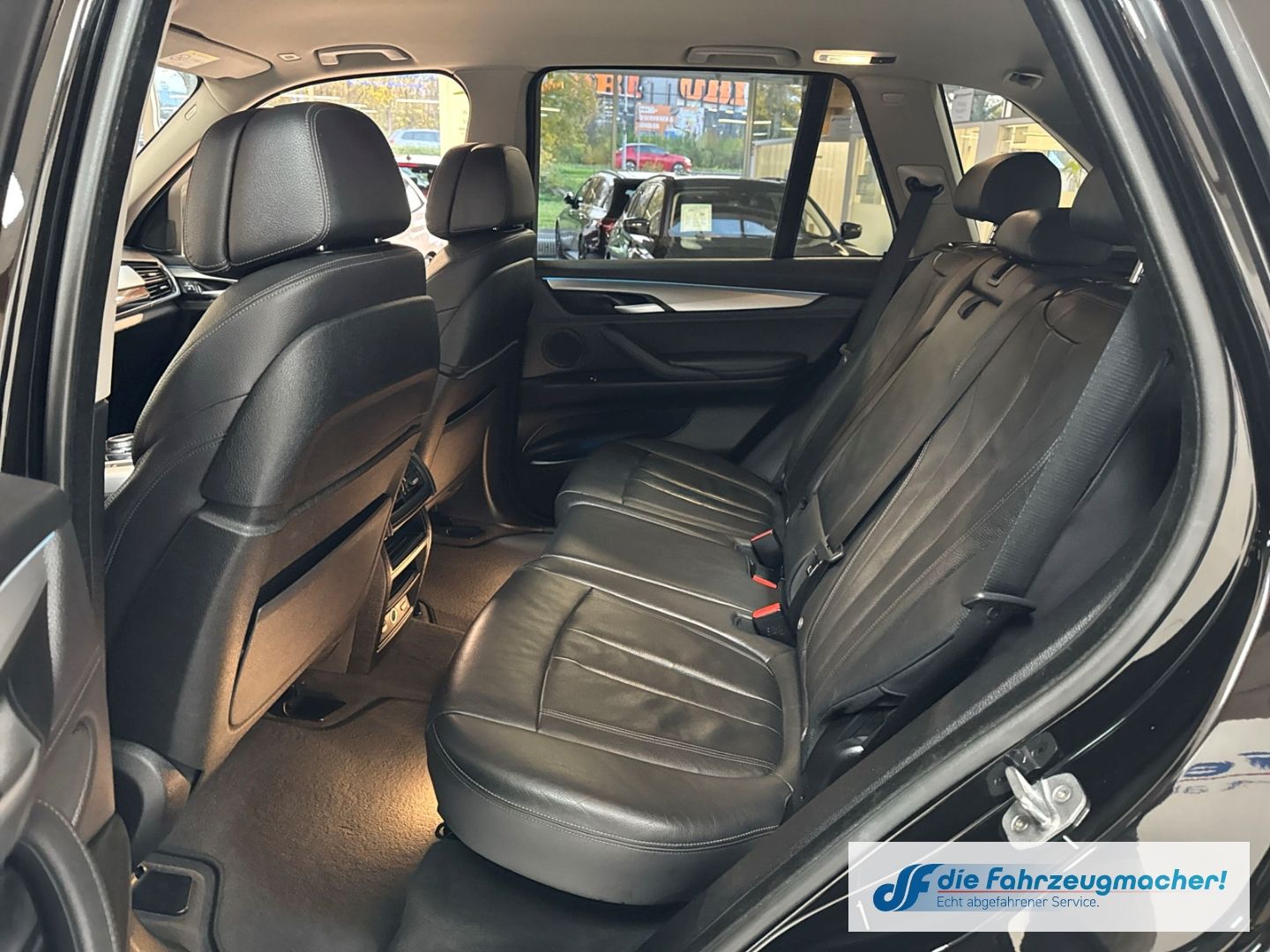 Fahrzeugabbildung BMW X5 xDrive 30 d HUD AHK-klappbar Navi Leder Memor