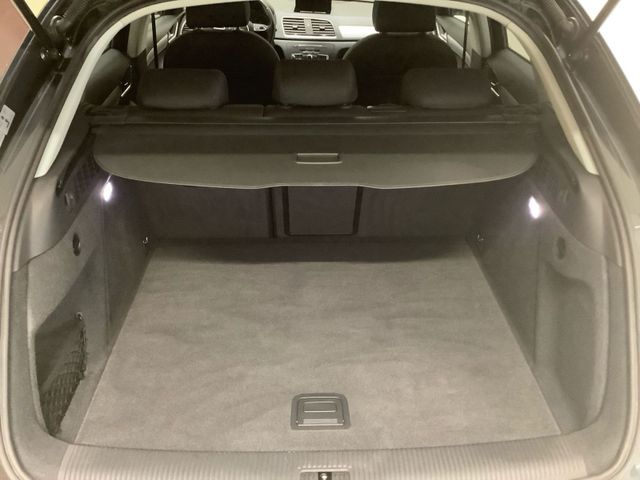 Q3 sport 1.4 TFSI cod 6-Gang,AHZV,Navi