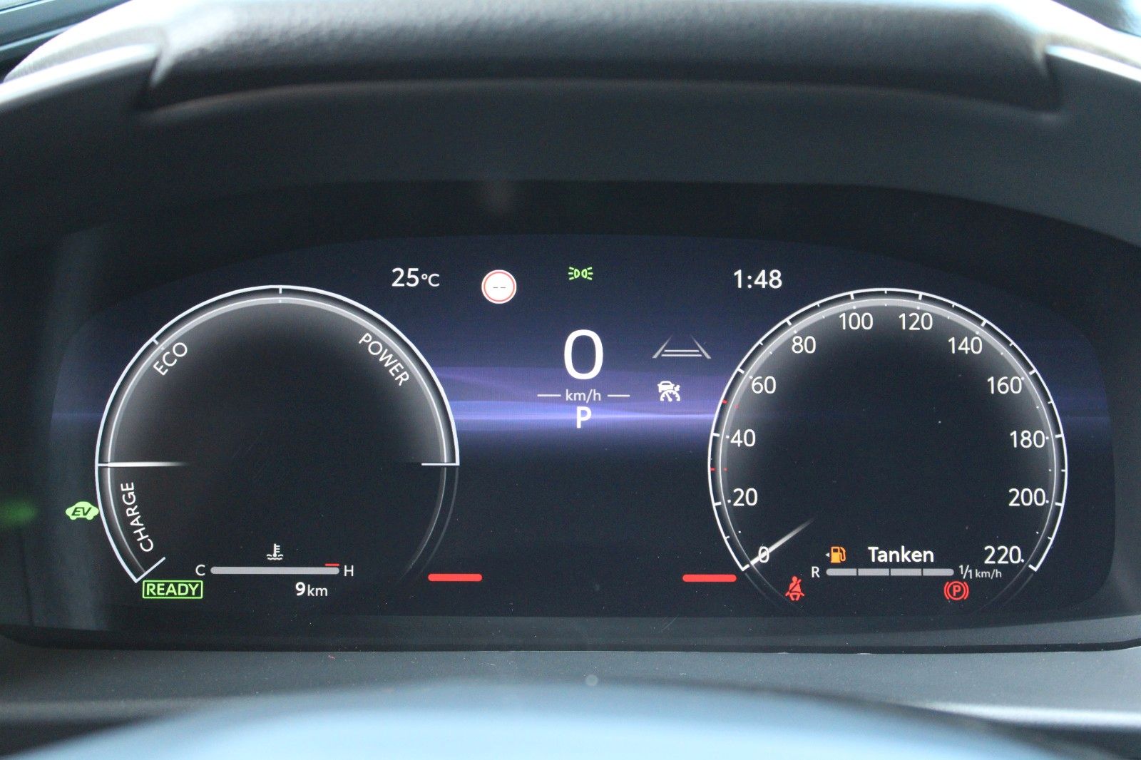 Fahrzeugabbildung Toyota C-HR Hybrid Teamplayer