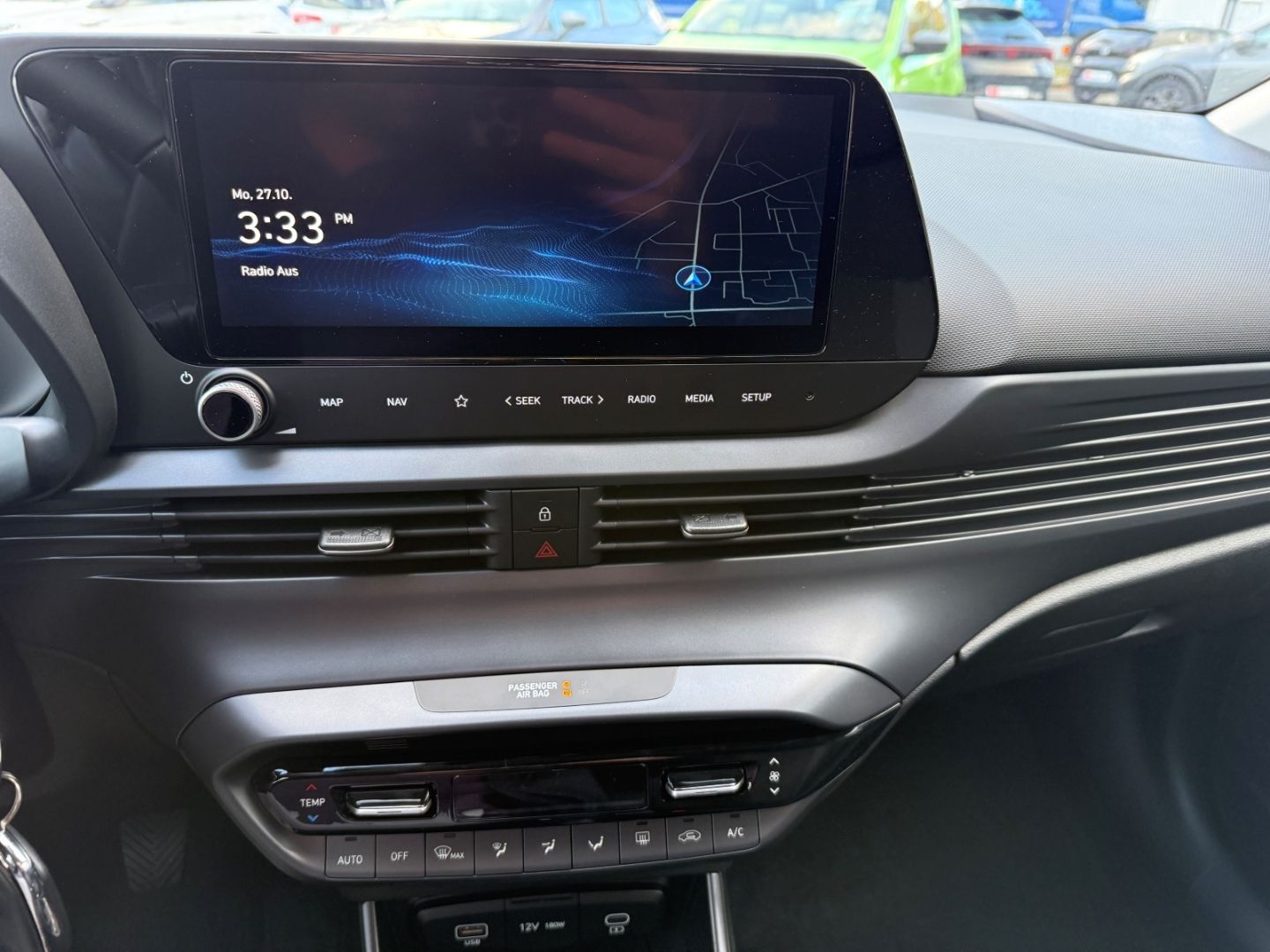 HYUNDAI i20 Select Family Navi Apple CarPlay Android Aut - Image 19
