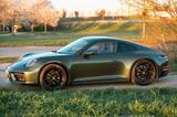 Porsche 911 (992) Carrera 4 Coupé | Oak Green