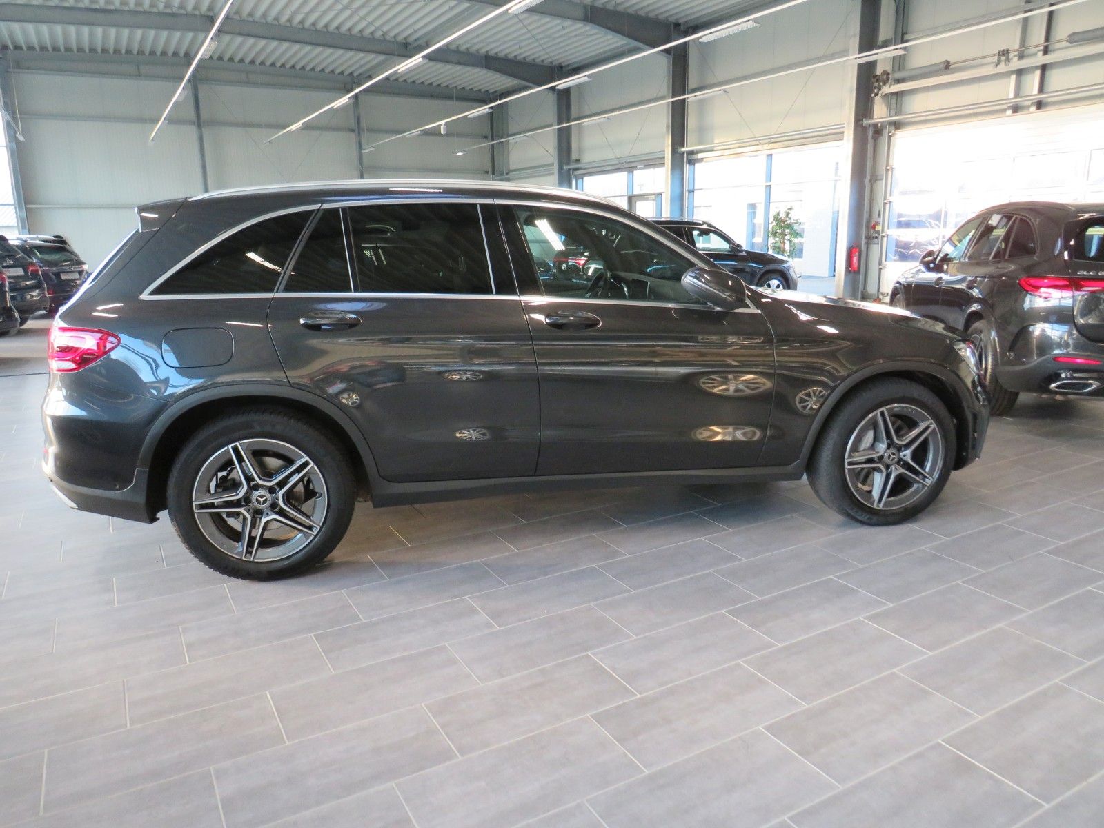 Fahrzeugabbildung Mercedes-Benz GLC 220 d 4M*AMG*AHK*Distronic*CAM*LED