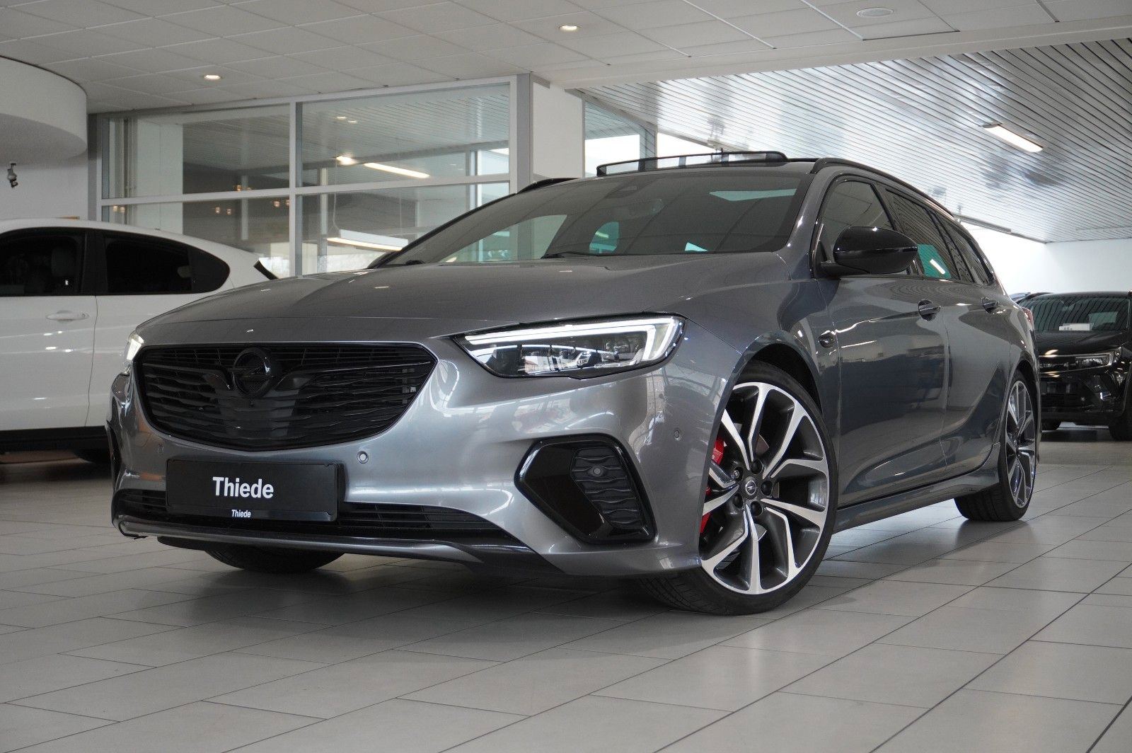 Fahrzeugabbildung Opel Insignia B ST 2.0 GSI PERFORM. NAVI/LED/360°/AHK