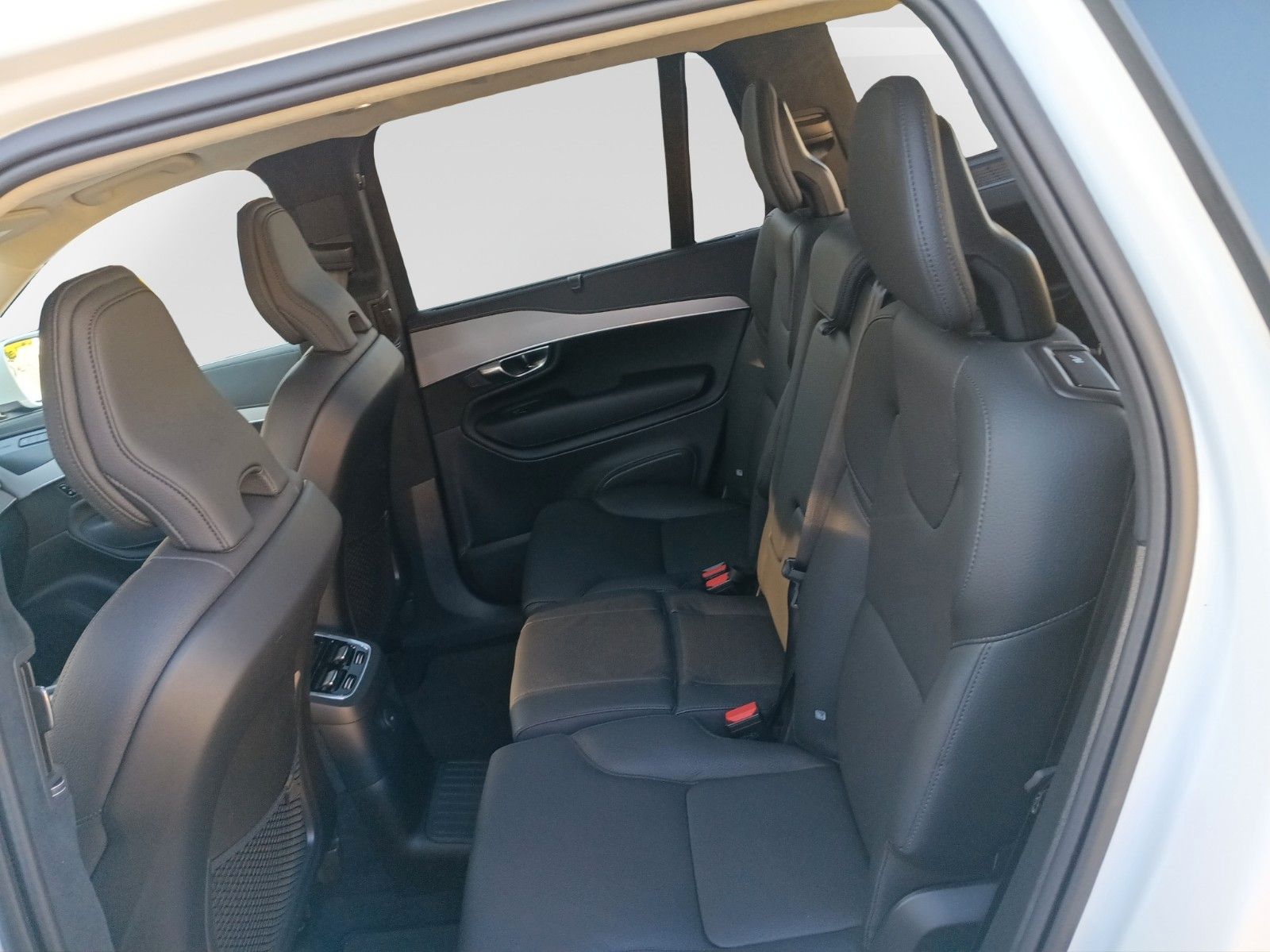 Volvo XC90 T8 Ultra Bright Recharge - AHK Pano 360° foto 12