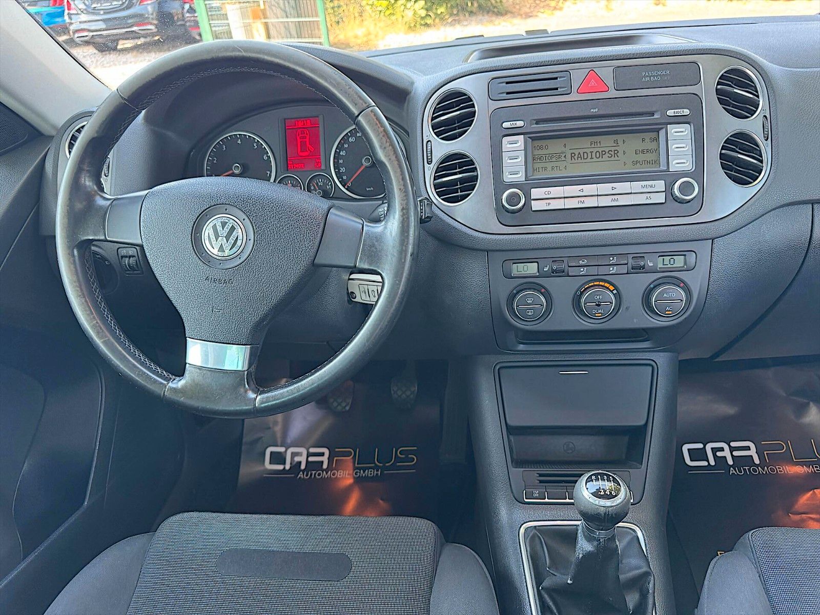 Fahrzeugabbildung Volkswagen Tiguan Sport & Style 4Motion *Pano*AHK*Klima*