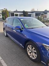 Volkswagen Passat Elegance R-Line IQ Light GARANTIE - Volkswagen Passat Kombi R line mit Diesel-Antrieb