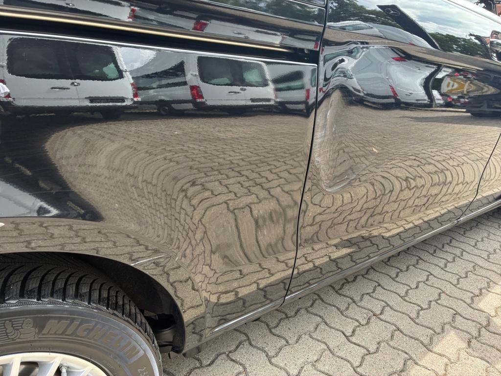 Mercedes-Benz V 300 d 4MATIC AVANTGARDE Extralang 8-Seats