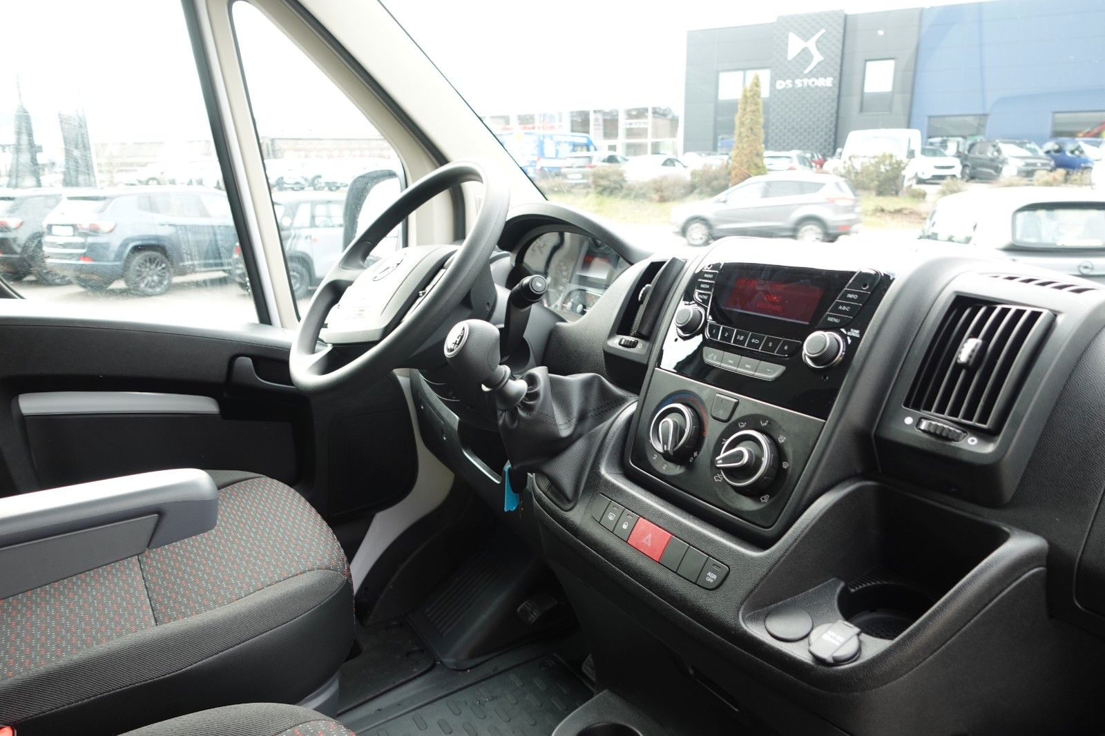 Fahrzeugabbildung Opel Movano Cargo L2H2 2.2 Diesel 103 kW