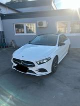 Mercedes-Benz A 250 e AMG PANO 1. HAND 