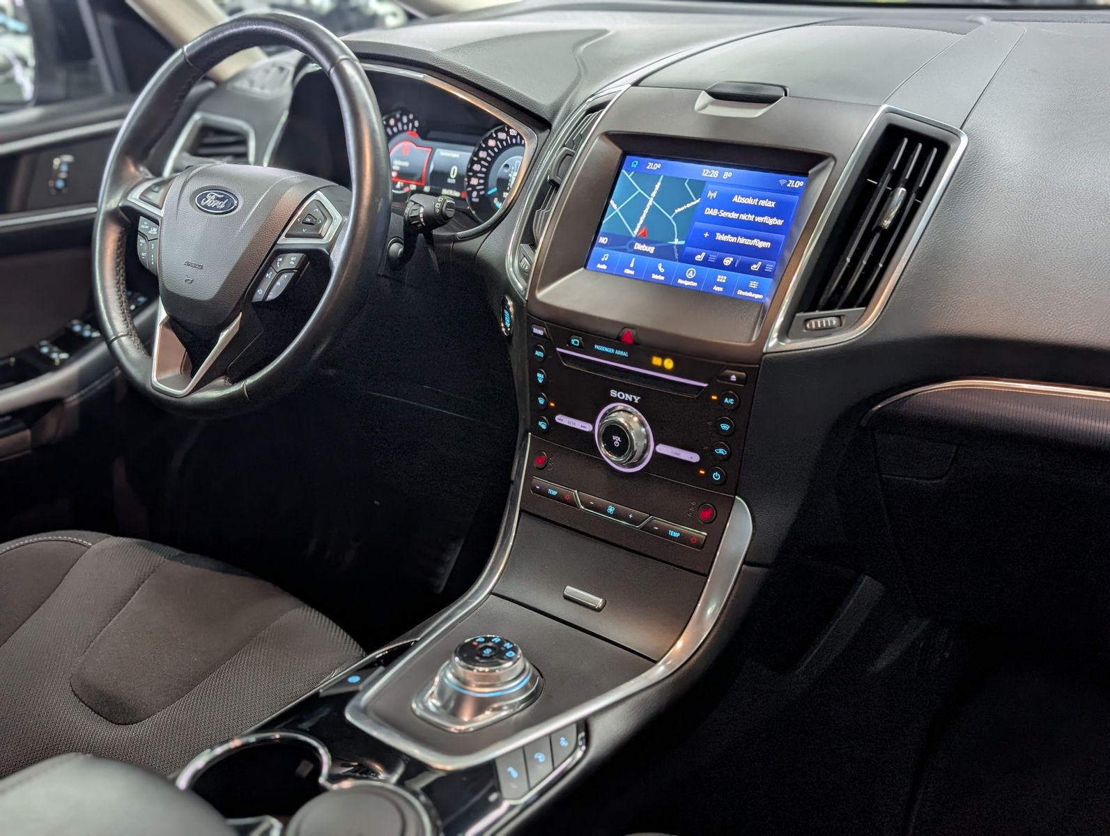 Fahrzeugabbildung Ford S-MAX Titanium TEMP KAM XENON NAVI 7-SITZER SHZ