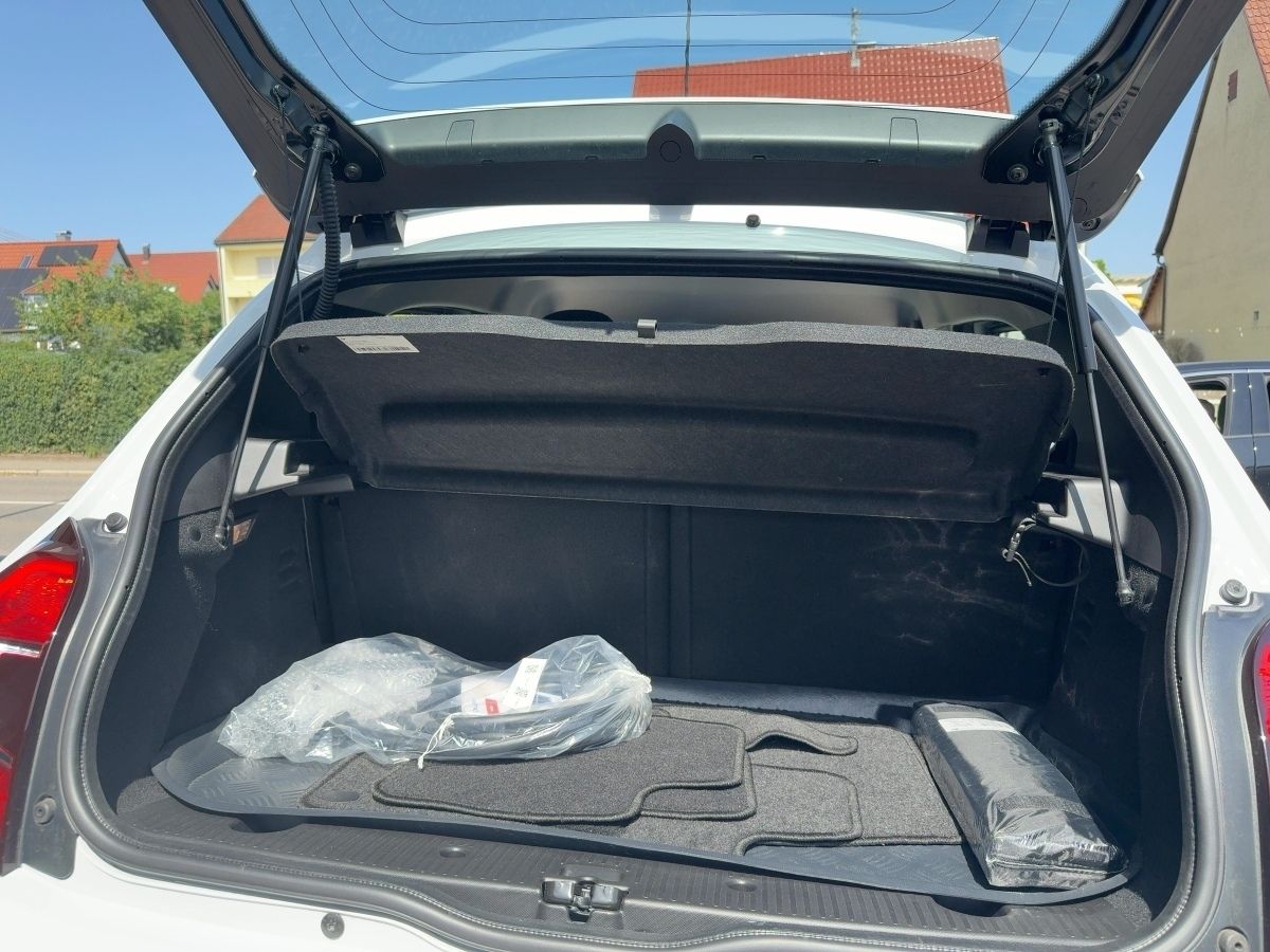 Fahrzeugabbildung Renault Twingo E-TECH ZEN Klima