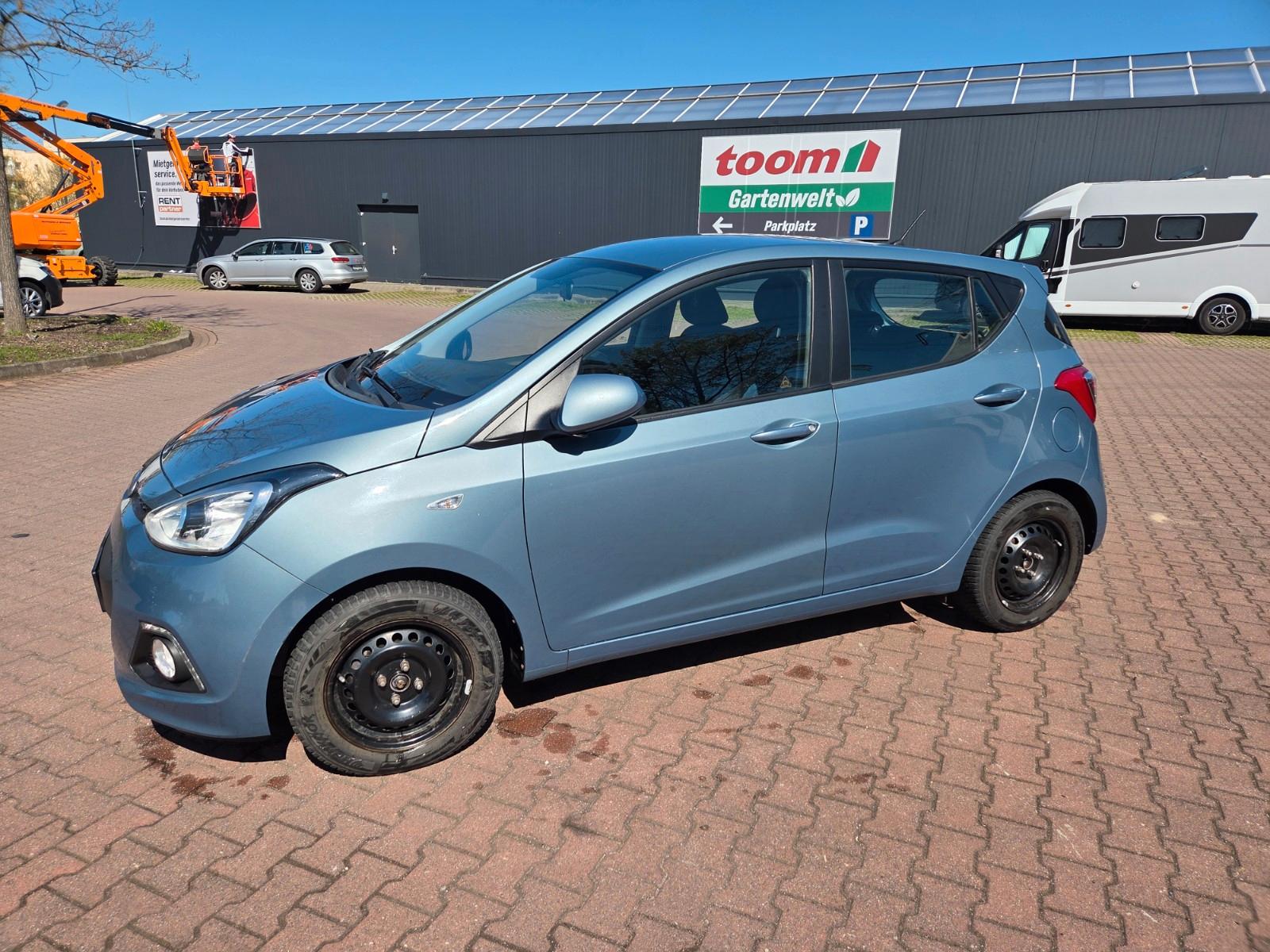 Hyundai i10 YES!   1. HAND