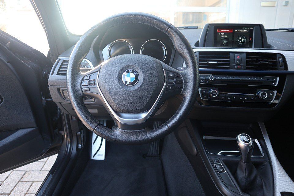 Fahrzeugabbildung BMW 116i Edition M Sport Shadow Alcantara 18-Zoll LE