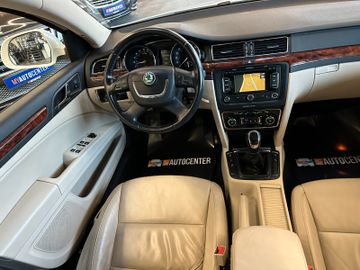 Skoda Superb Combi Elegance *1. Hand*Xenon*Klima*Navi*