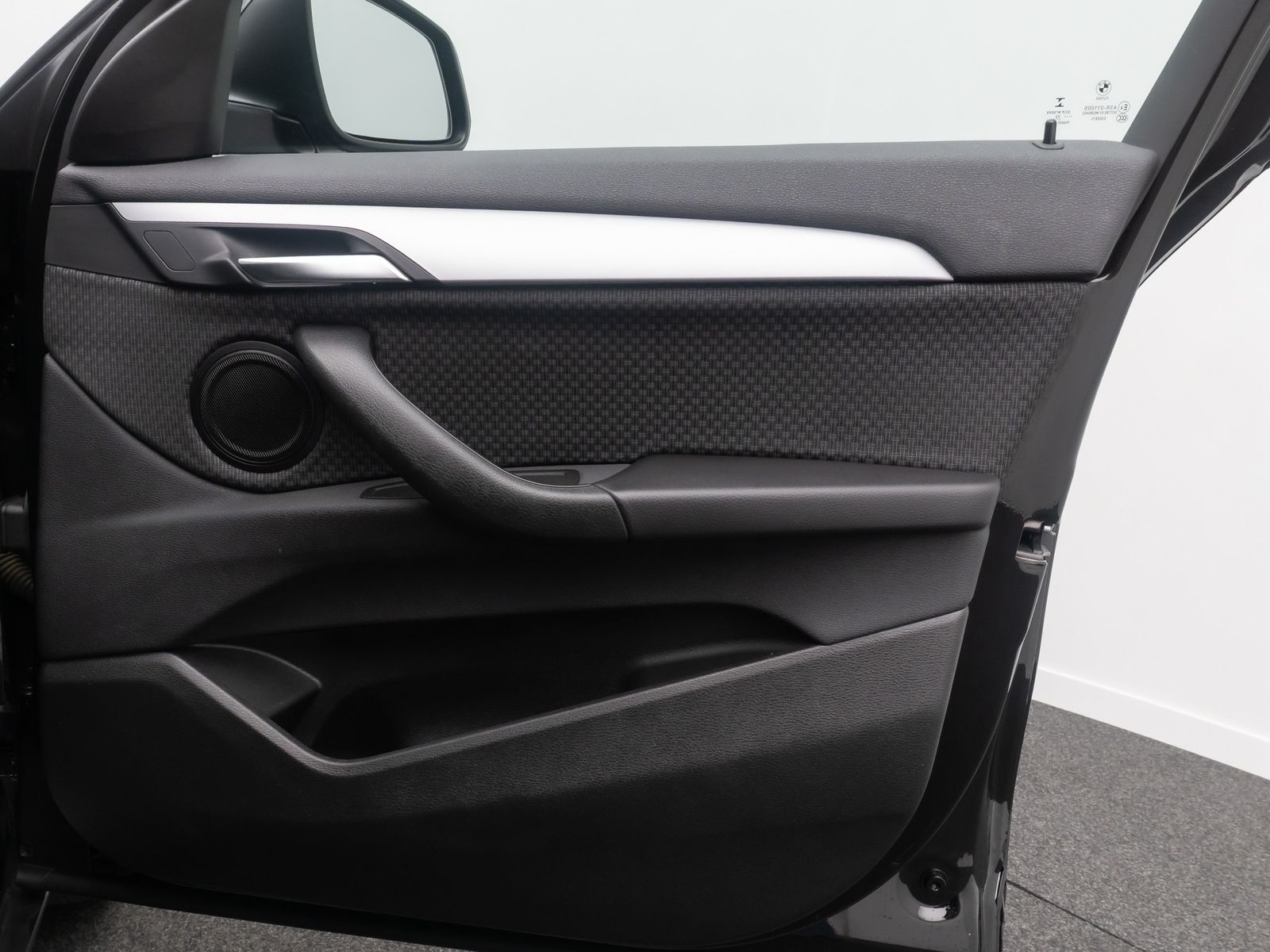 Fahrzeugabbildung BMW X2 sD18i GeschwindigReg ParkAss DAB Navi Lordos