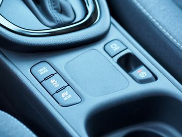 Bild 16 Toyota Yaris Hybrid Style,PDC v+h,Kamera,LED