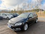 Volkswagen Passat Variant Highline BlueMotion/Ahk/Shz/2.Han - Volkswagen Passat aus 2012