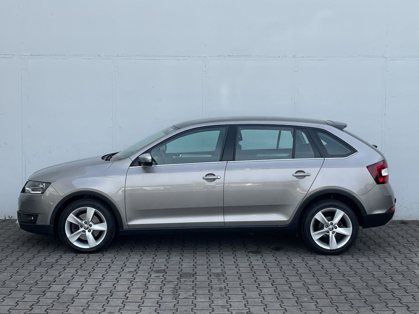 Rapid Spaceback 1.4 TSI DSG Ambition AHK/Pano/Xe