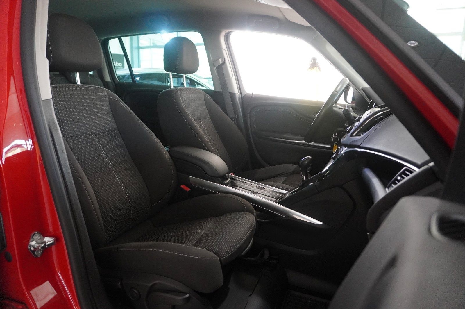 Fahrzeugabbildung Opel Zafira C Tourer 1.6T INNO. 7-SITZ NAVI/SHZ/SPORT