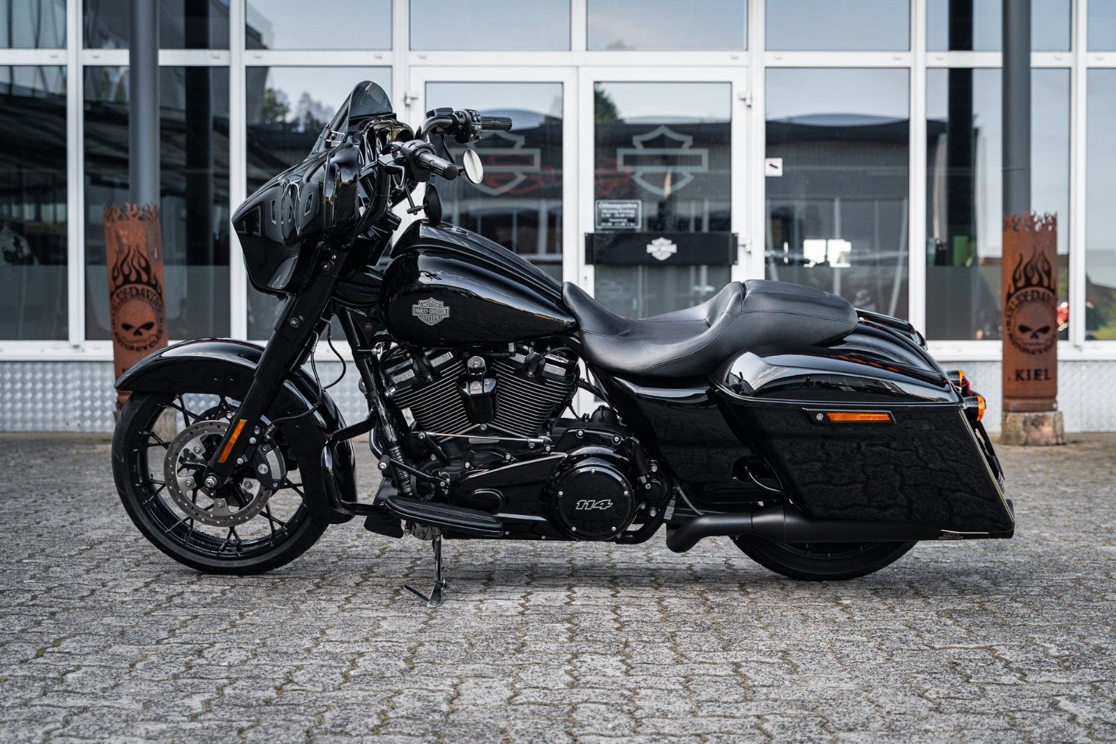 Fahrzeugabbildung Harley-Davidson STREET GLIDE SPECIAL 114 CUI - JEKILL & HYDE -
