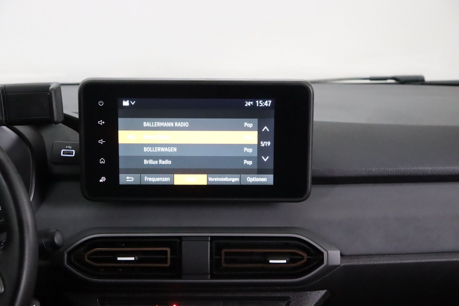 Fahrzeugabbildung Ford Grand C-Max 1.0 Cool & Connect * Navi * SHZ HU/A