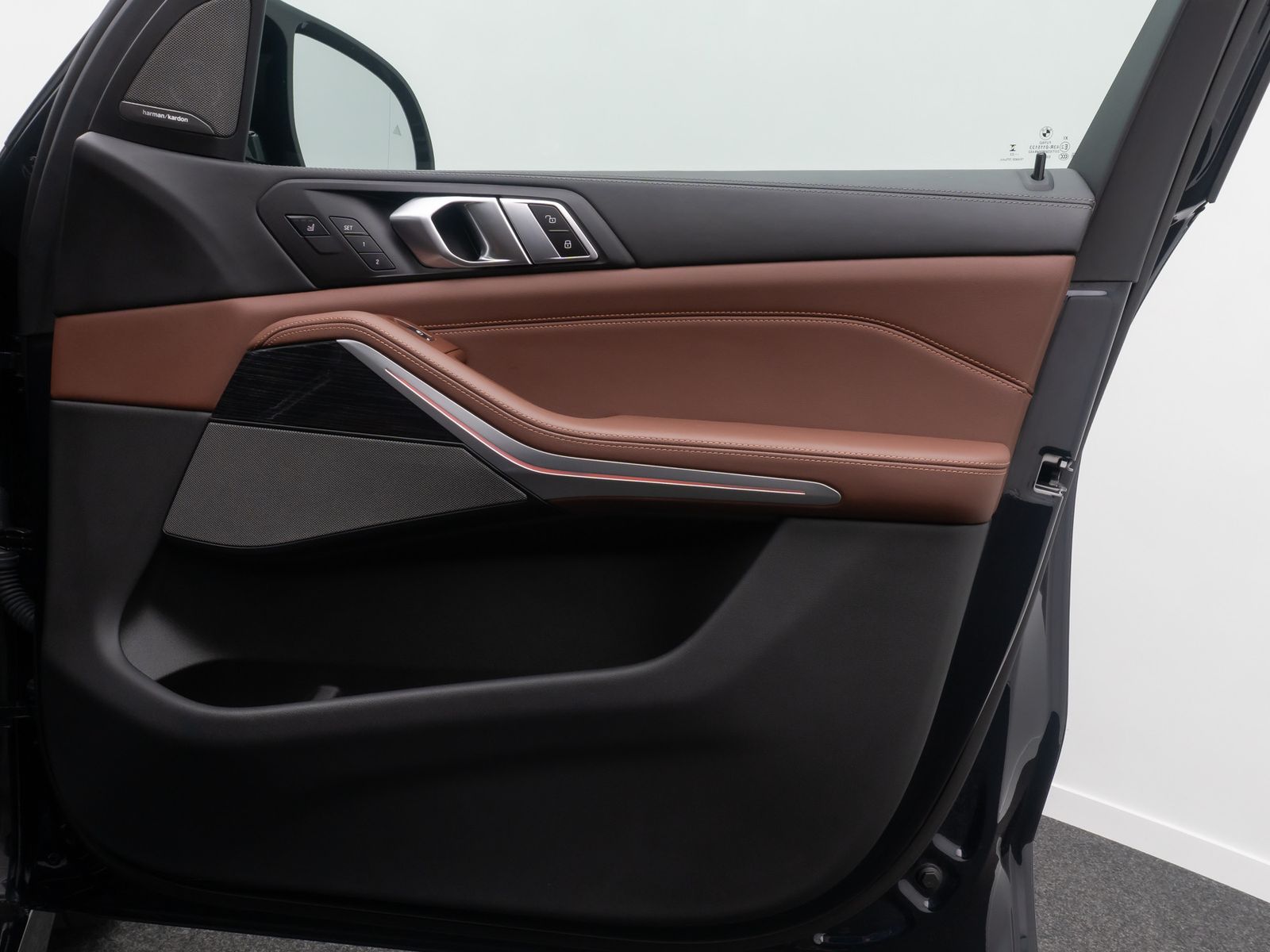 Fahrzeugabbildung BMW X5 M60i SkyLoung 360&deg; H/K Massage Individual 22"