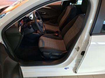 Bild 9 Opel Corsa Musikstreaming DAB Spurhalteass. Verkehrsz