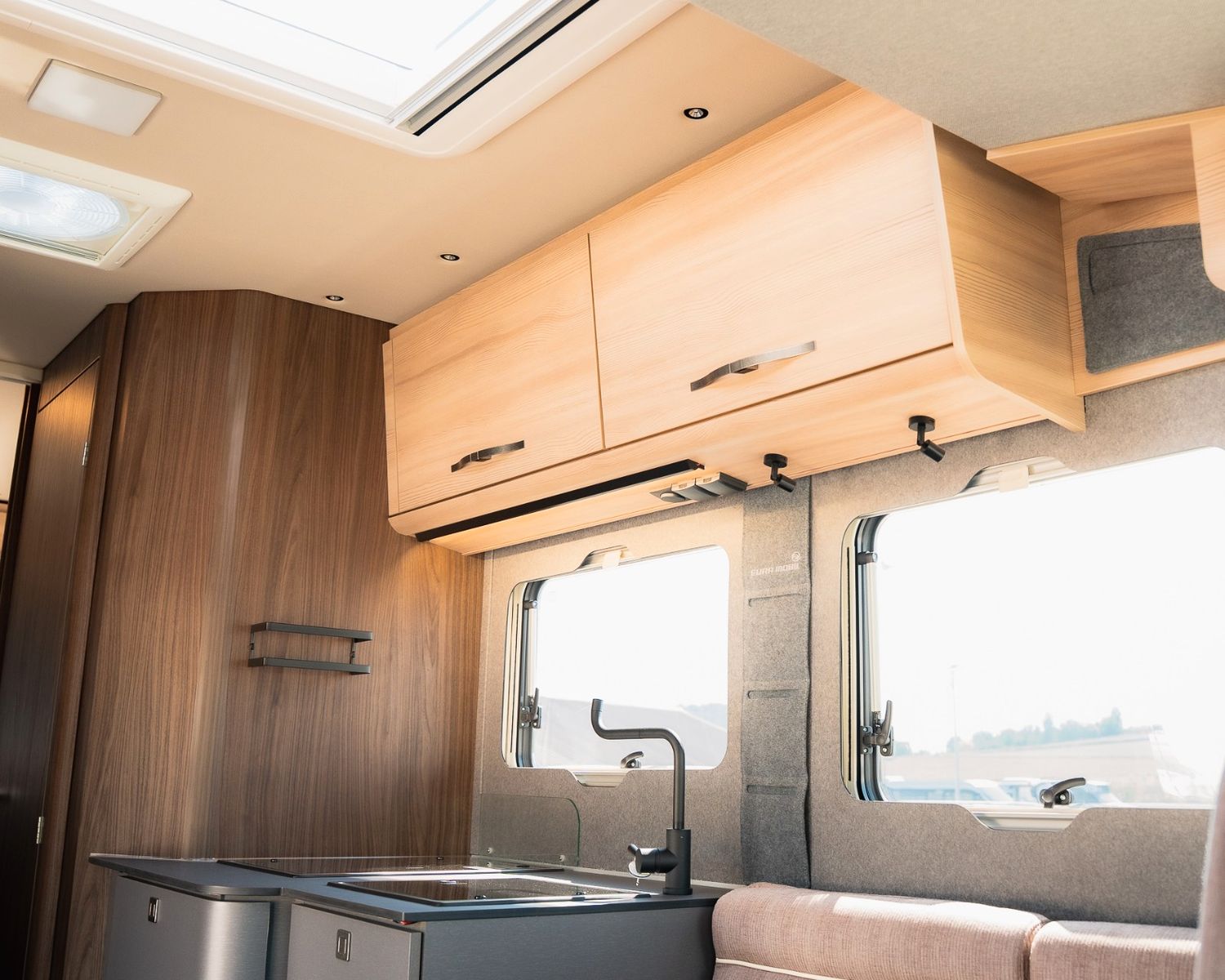 Fahrzeugabbildung Eura Mobil Integra Line 726 EF GT *DELTA / HUBSTÜTZEN*