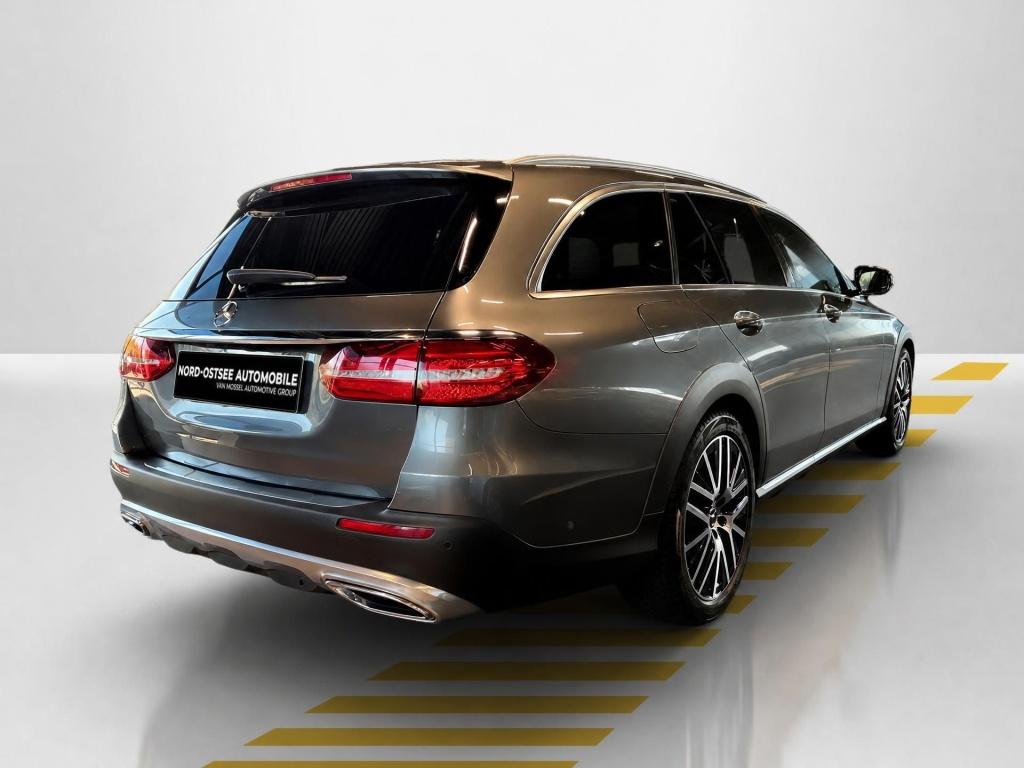 Mercedes-Benz E 220 d 4M T ALL-TERRAIN COMAND AHK DISTRO 360°