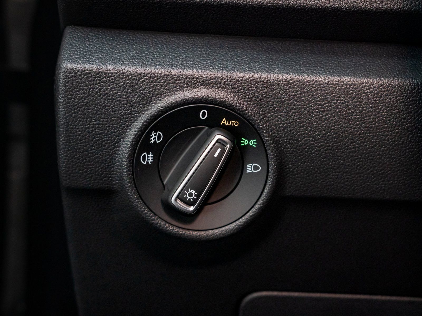 Fahrzeugabbildung Volkswagen T-Roc Sport 4Motion TDI DSG *AHK*Cam*Navi*LED*
