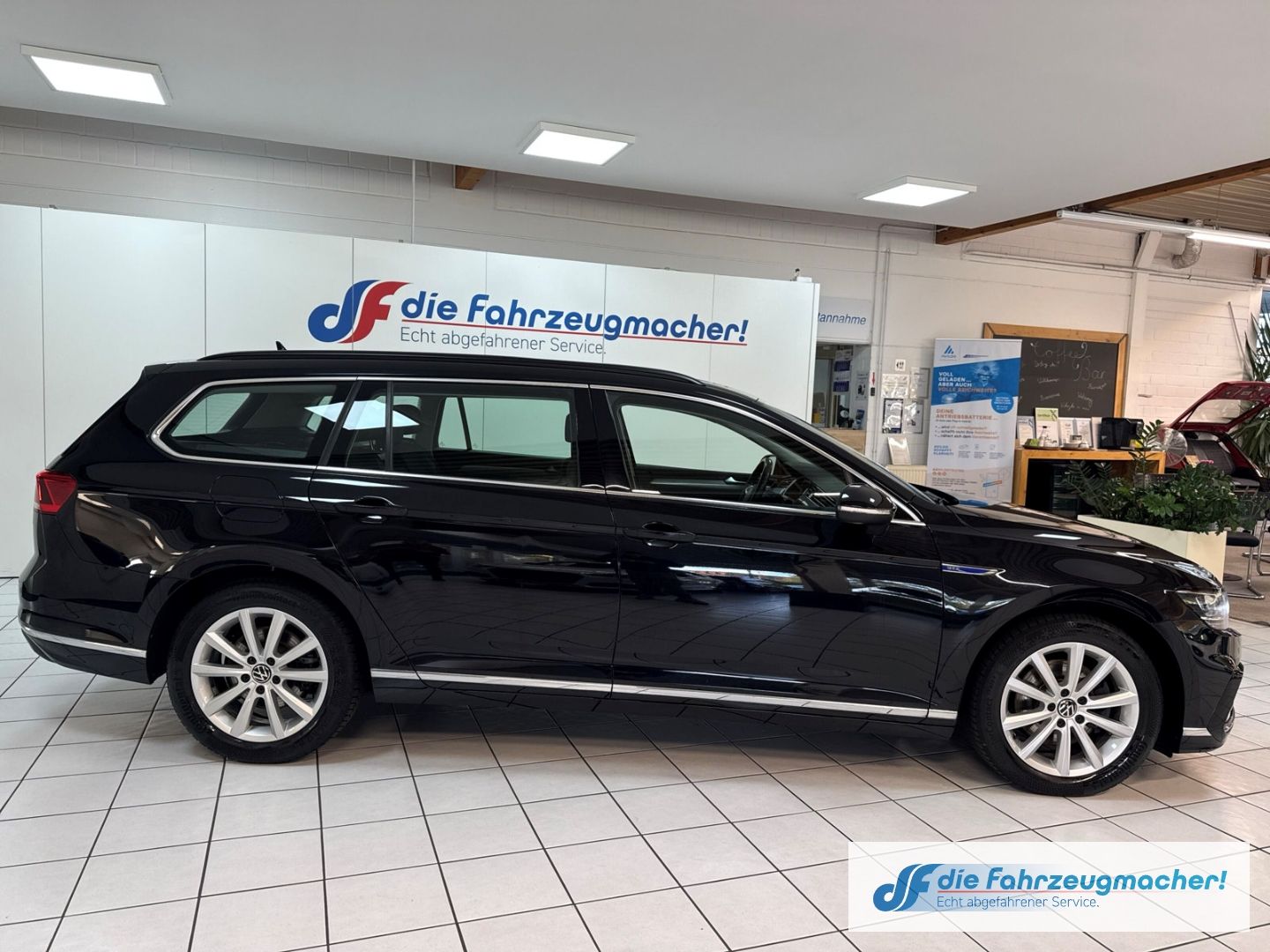 Fahrzeugabbildung Volkswagen Passat Variant GTE Navi Digitales Cockpit Massag