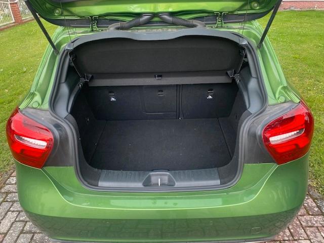 Mercedes-Benz A 180 Urban TÜV Insp. Reifen neu Navi Kamera ra 