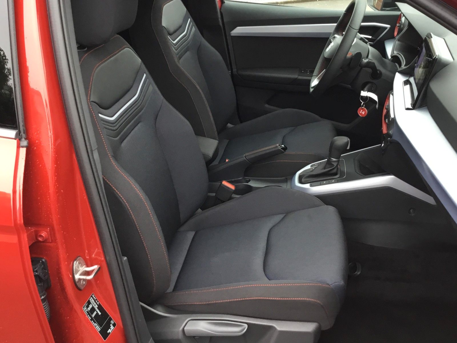 Fahrzeugabbildung SEAT Arona FR 1.5 TSI DSG+AHK+ACC+17"+Navi+Kamera