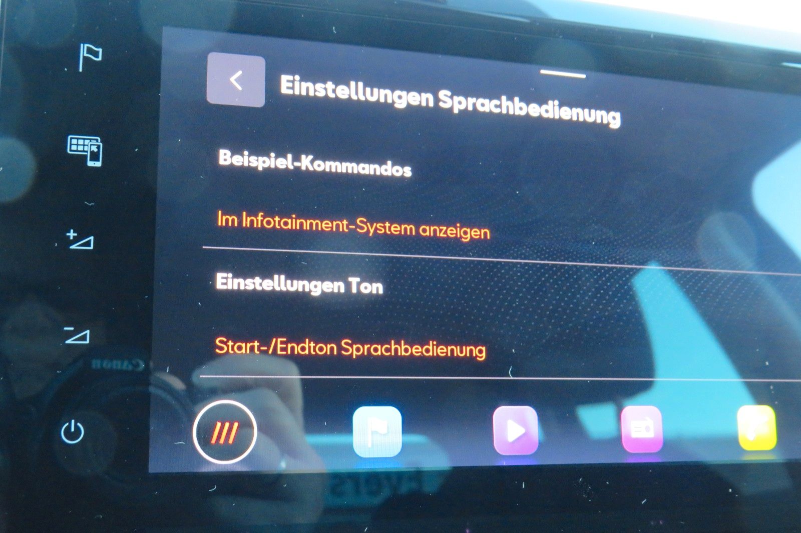 Fahrzeugabbildung SEAT Arona Style NAVI APP SITZH. PDC GRA 1.HD