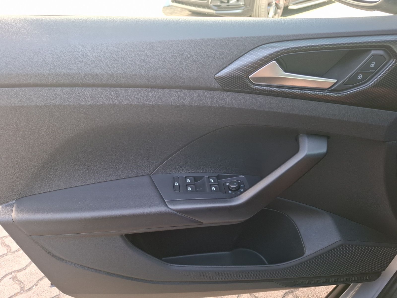 Fahrzeugabbildung Volkswagen T-Cross TSI Life AHK AID Climatronic ACC RFK SH