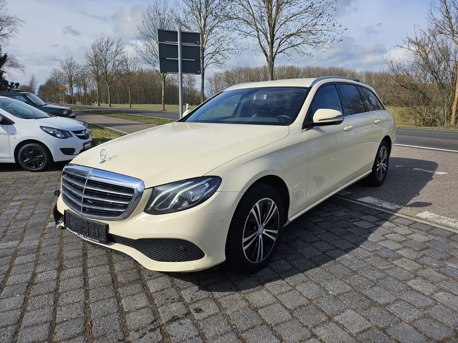 Mercedes-Benz E 200dT-Modell*Taxi*LED*Leder*Navi*Unfall*Mwst*